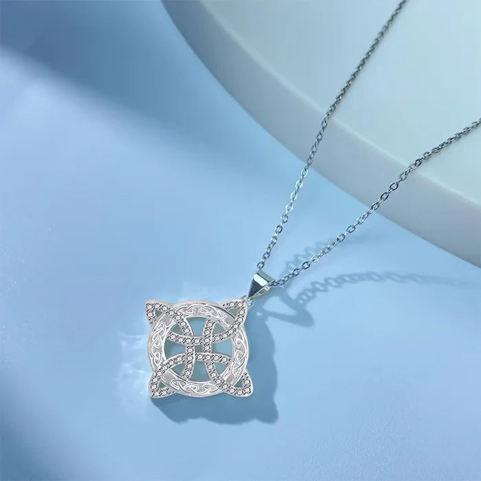 WitchKnot Necklace